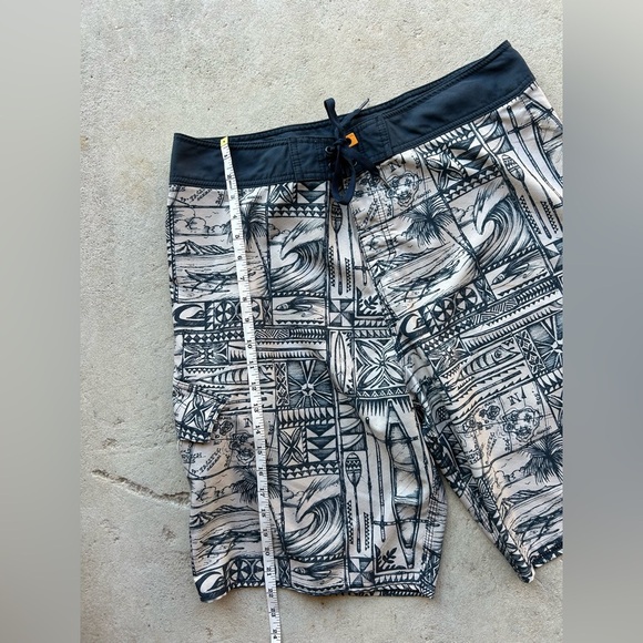 O’Neil Men's Size M Multicolored Swim Trunks With Adjustable Waist and Pockets - Picture 6 of 8